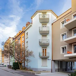 Apartamento Swiss Star Sihlfeld - Self Check-in Zurique